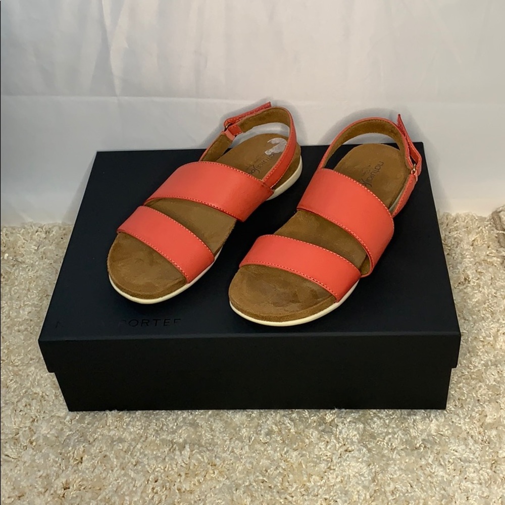 Women’s sandals size 7 NATURAL SOUL